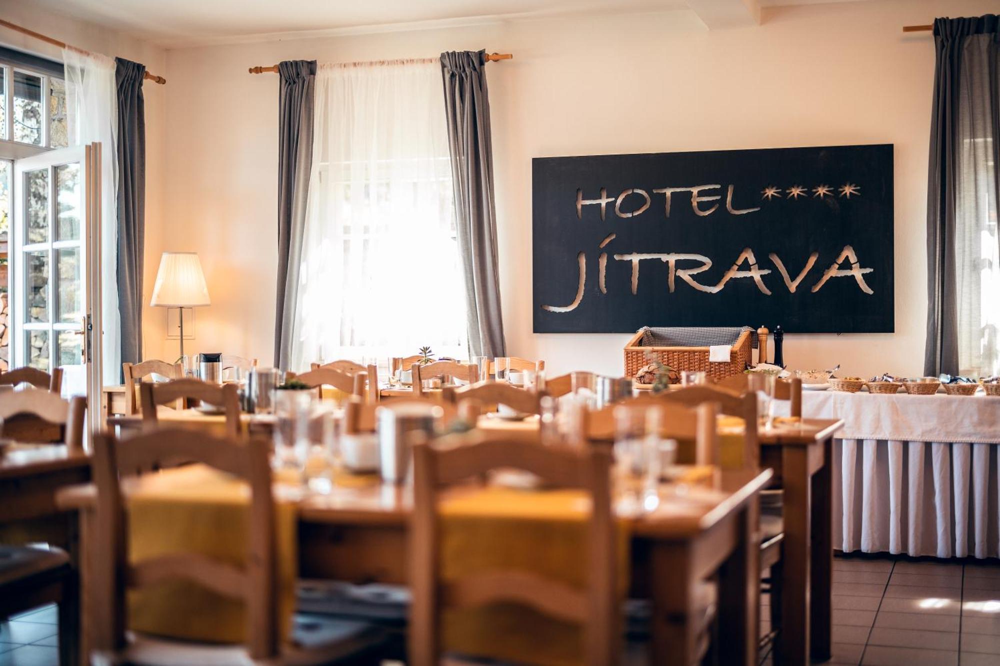 Apartman-Hotel Jitravsky Dvorec Rynoltice Exterior photo